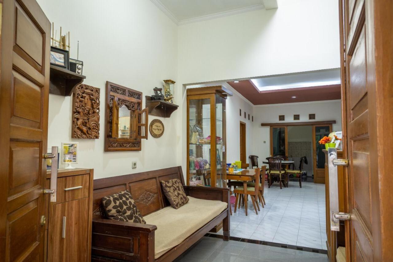 Zenrra House Hotel Bandung Ngoại thất bức ảnh