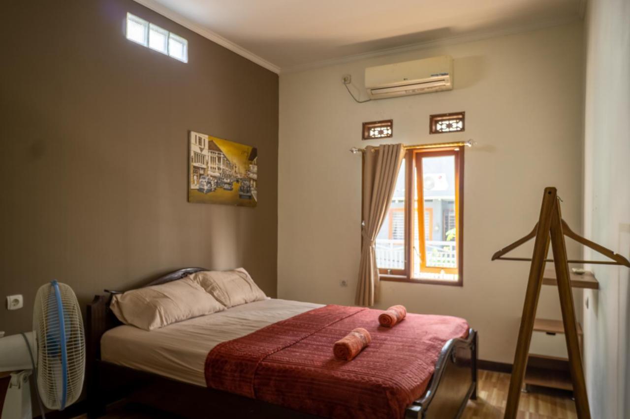 Zenrra House Hotel Bandung Ngoại thất bức ảnh