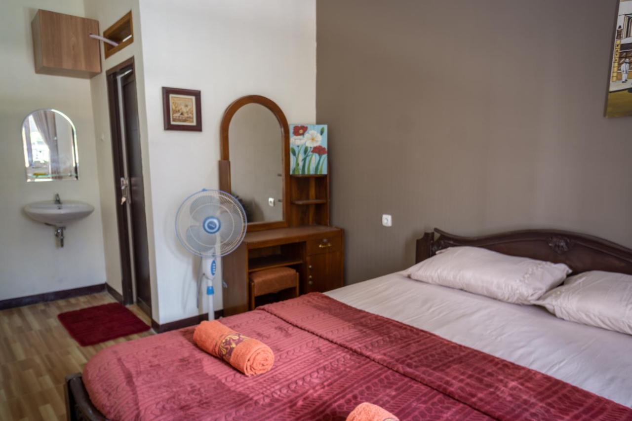 Zenrra House Hotel Bandung Ngoại thất bức ảnh