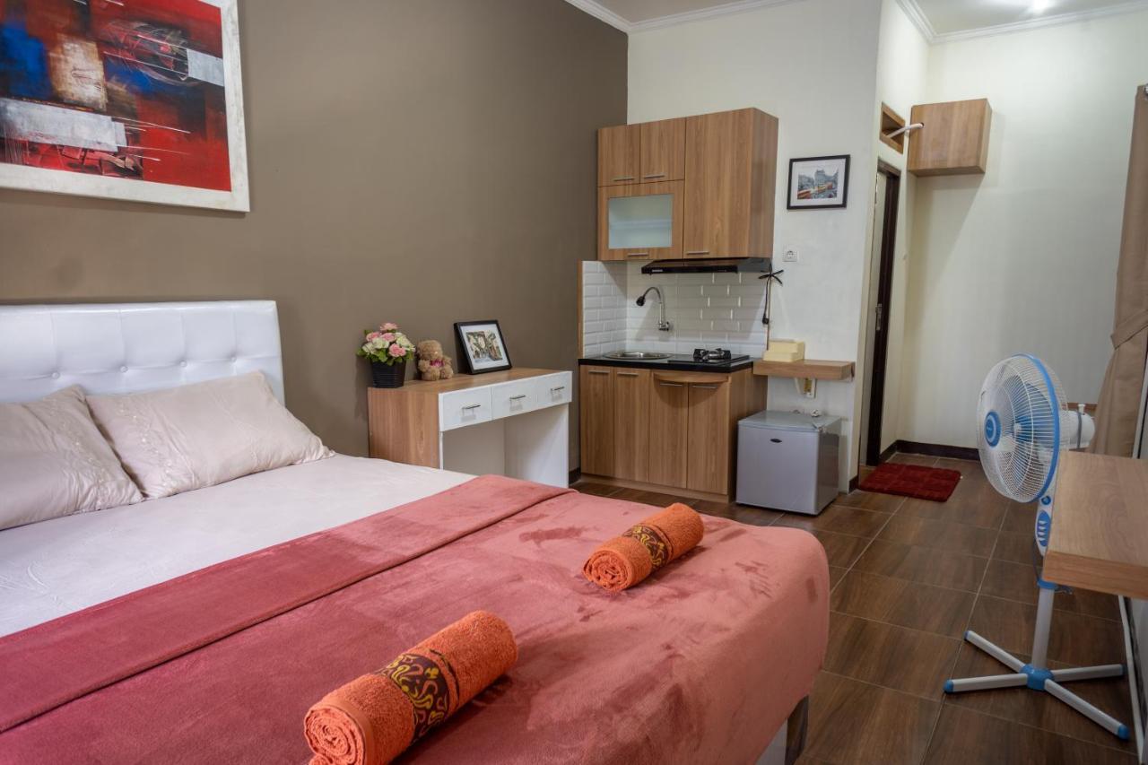 Zenrra House Hotel Bandung Ngoại thất bức ảnh