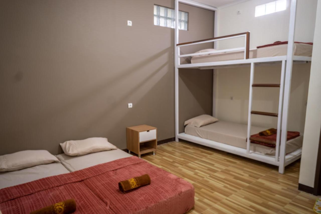 Zenrra House Hotel Bandung Ngoại thất bức ảnh