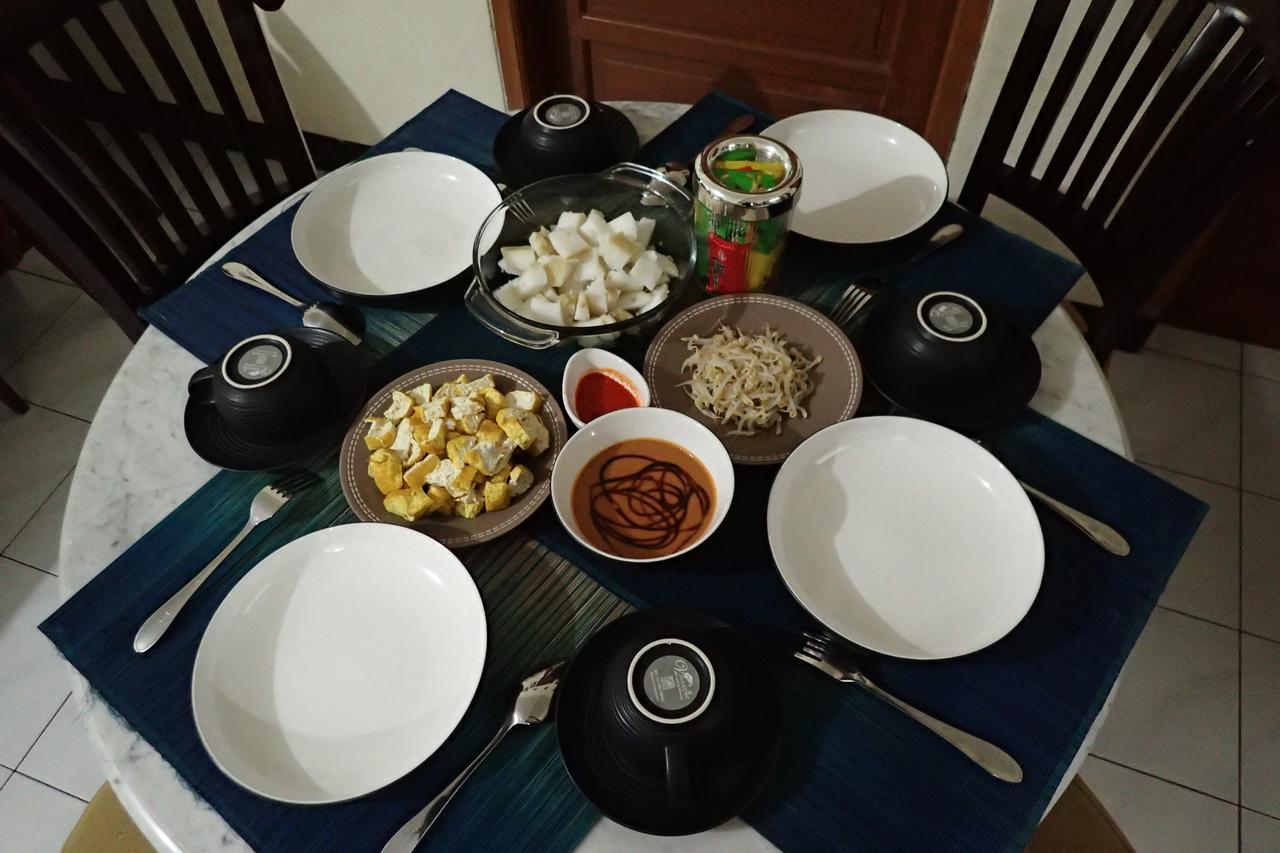 Zenrra House Hotel Bandung Ngoại thất bức ảnh