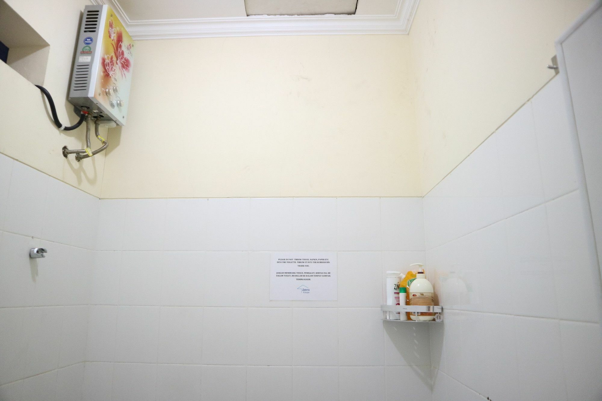 Zenrra House Hotel Bandung Ngoại thất bức ảnh