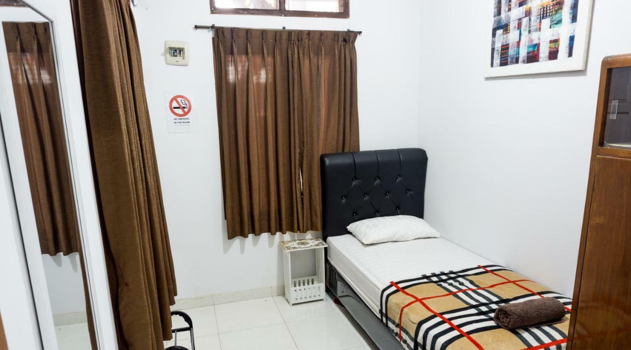 Zenrra House Hotel Bandung Ngoại thất bức ảnh