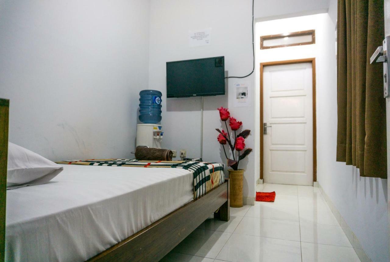 Zenrra House Hotel Bandung Ngoại thất bức ảnh