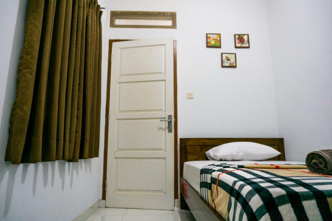 Zenrra House Hotel Bandung Ngoại thất bức ảnh