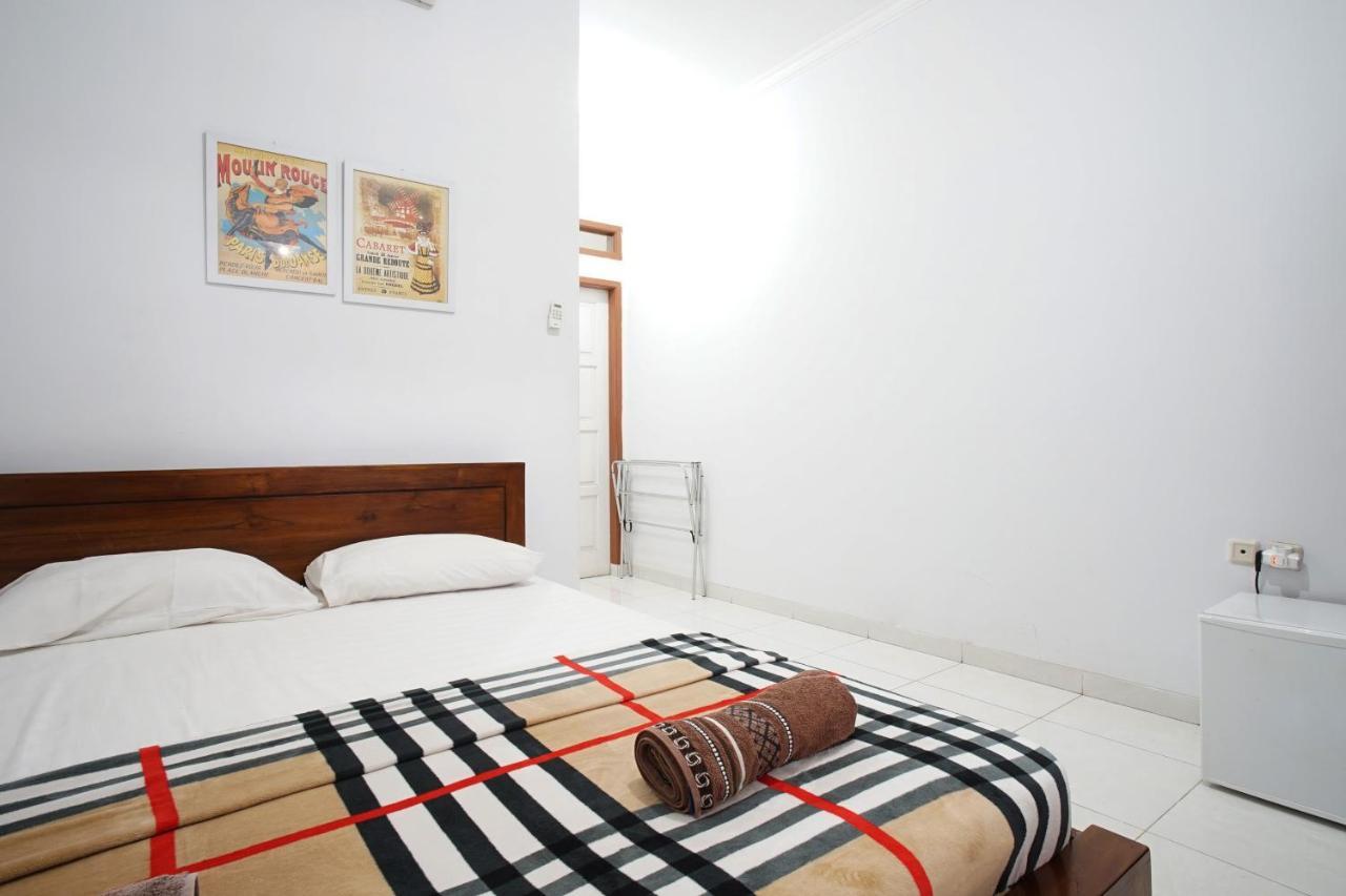Zenrra House Hotel Bandung Ngoại thất bức ảnh